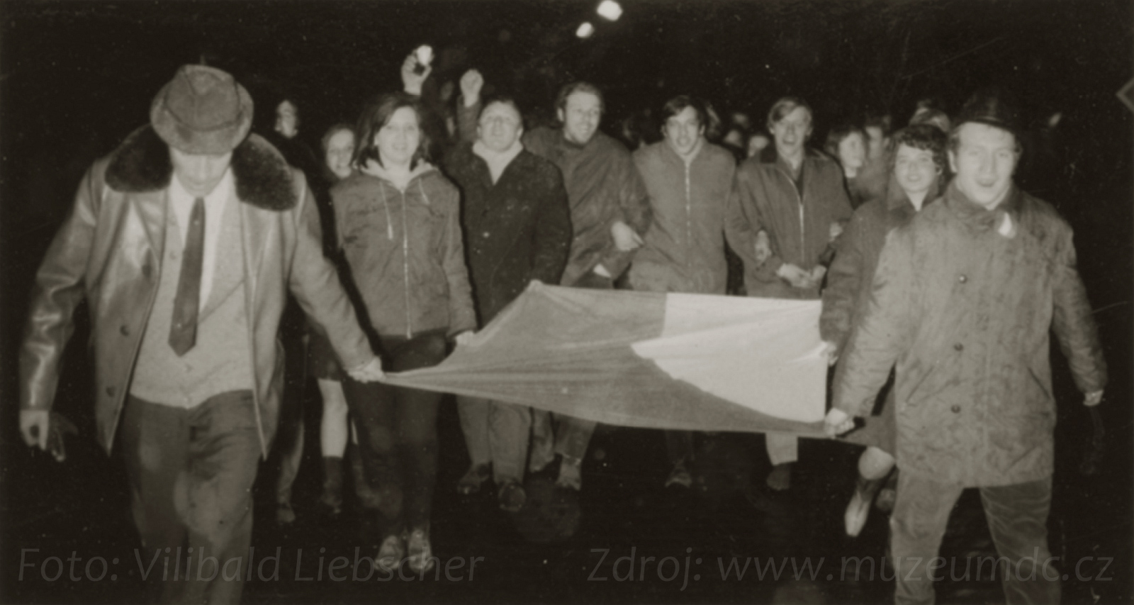 Děčínské oslavy dvojité porážky Sovětského svazu na Mistrovství světa v ledním hokeji 1969