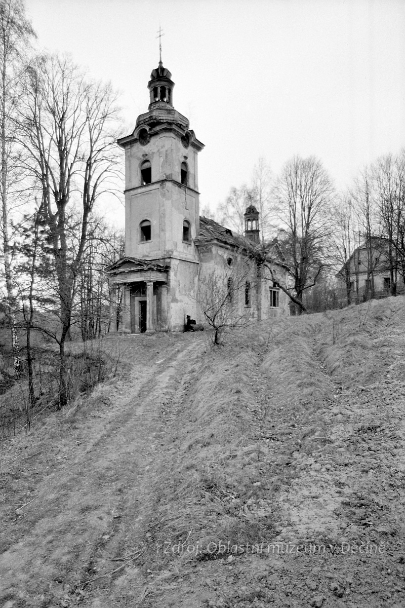 Nová Oleška, kostel Nejsvětější Trojice
