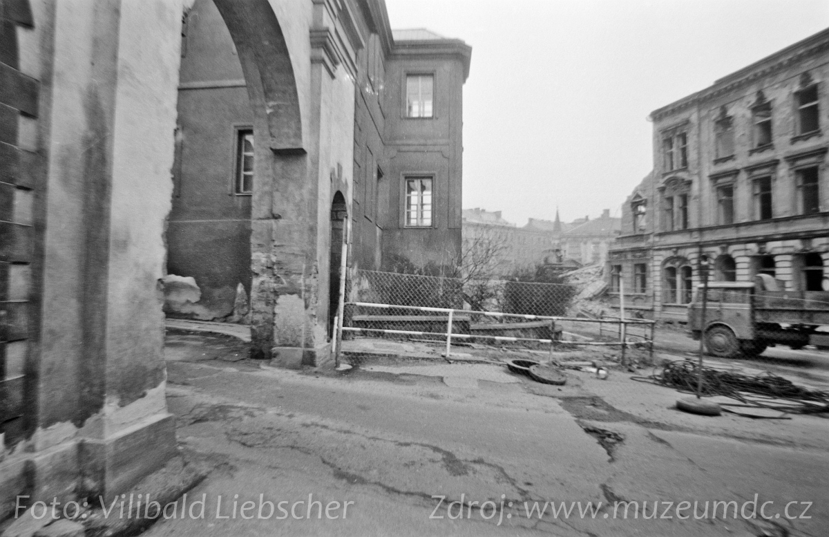 Téma Co předcházelo budově Kokosu (sekretariátu OV KSČ) v Děčíně I