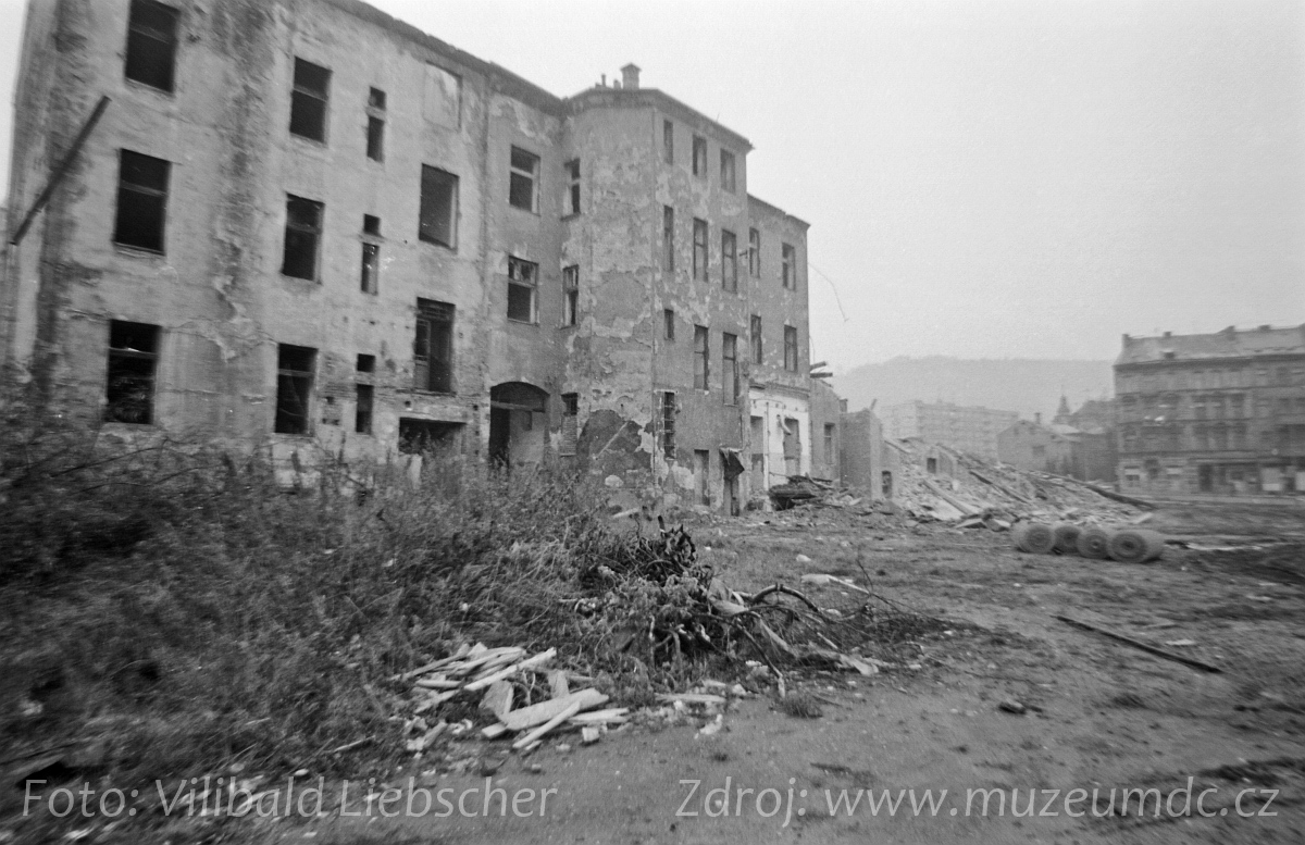 Téma Co předcházelo budově Kokosu (sekretariátu OV KSČ) v Děčíně I