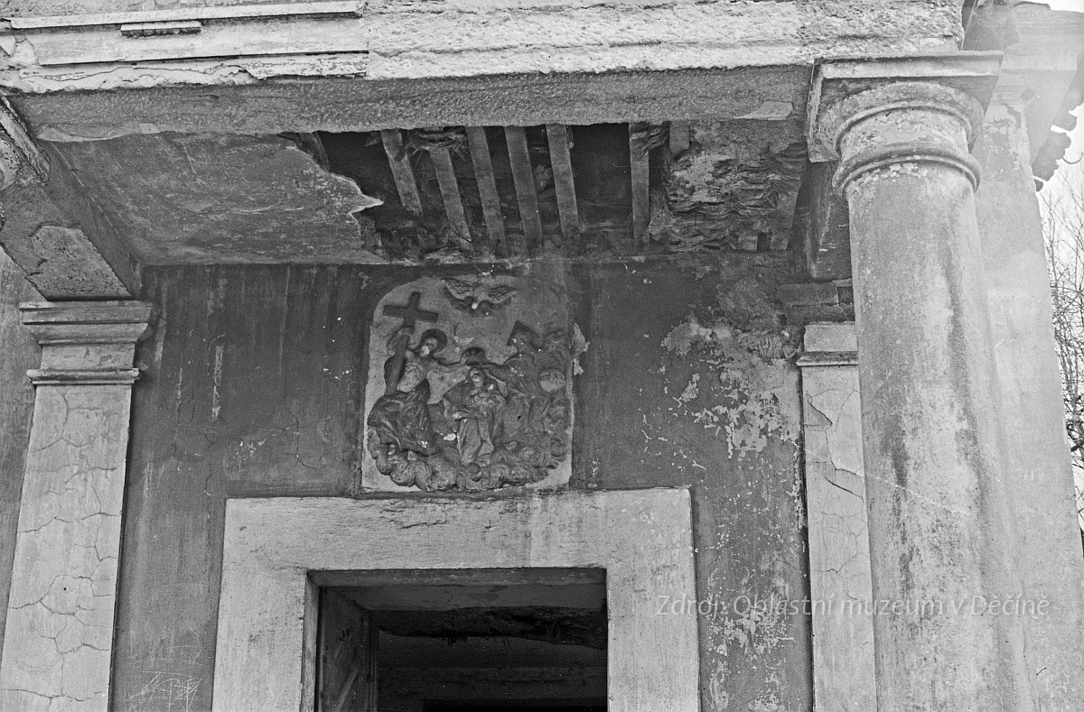 Nová Oleška, kostel Nejsvětější Trojice